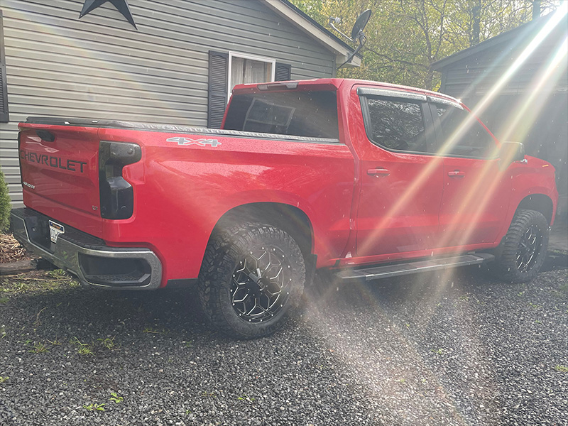 2024 Chevy Silverado Lt Hardrock H712 20x9 Radar Renegade 33x12 50r20 