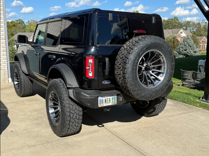 2024 Ford Bronco Badlands 20x10 10 37x1250r20 Toyo Open Country At3 