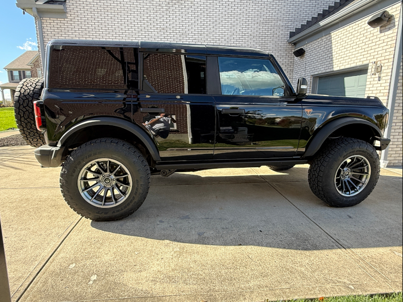 2024 Ford Bronco Badlands 20x10 10 37x1250r20 Toyo Open Country At3 